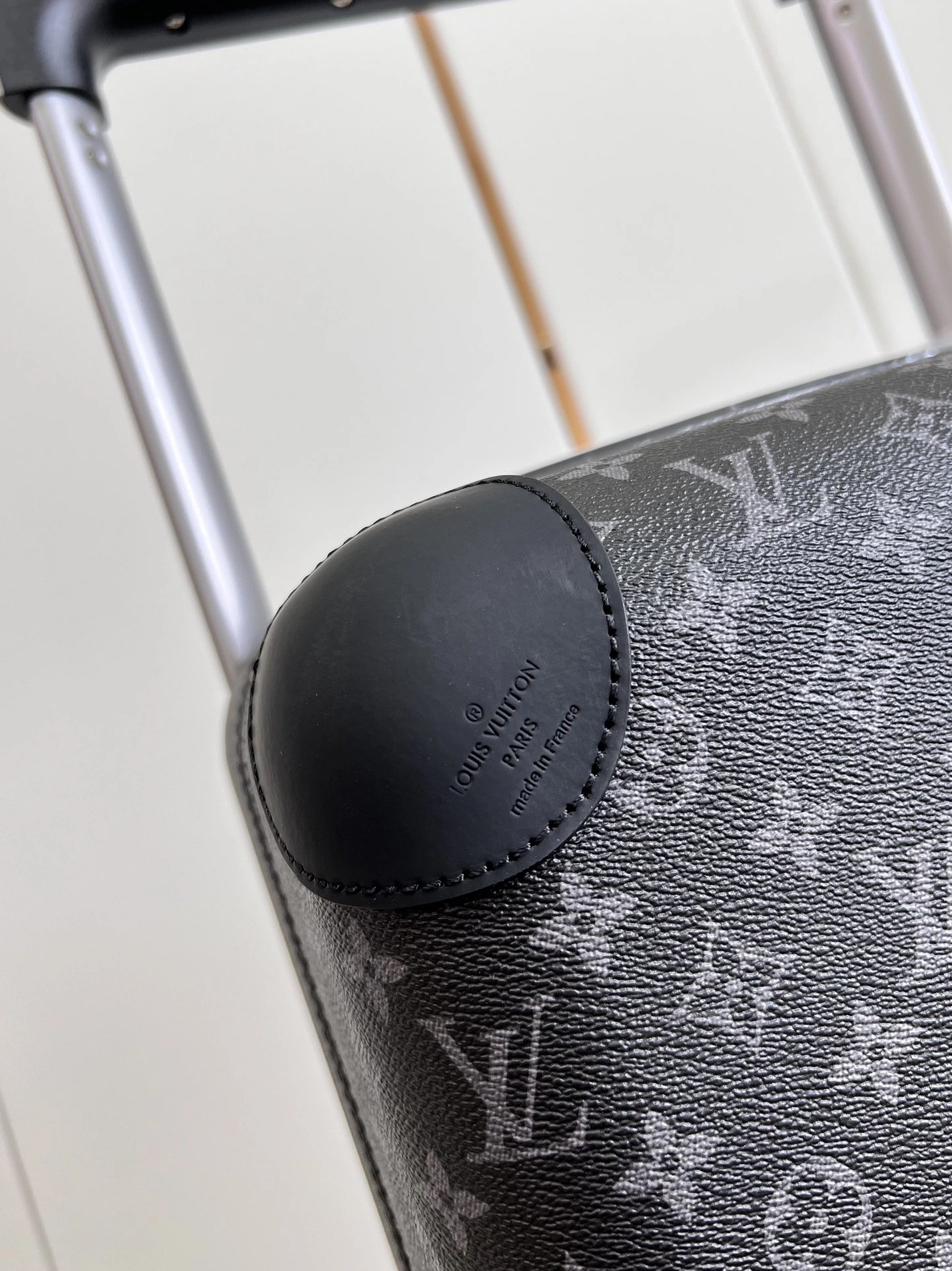 Louis Vuitton Luggage Versatile 5128