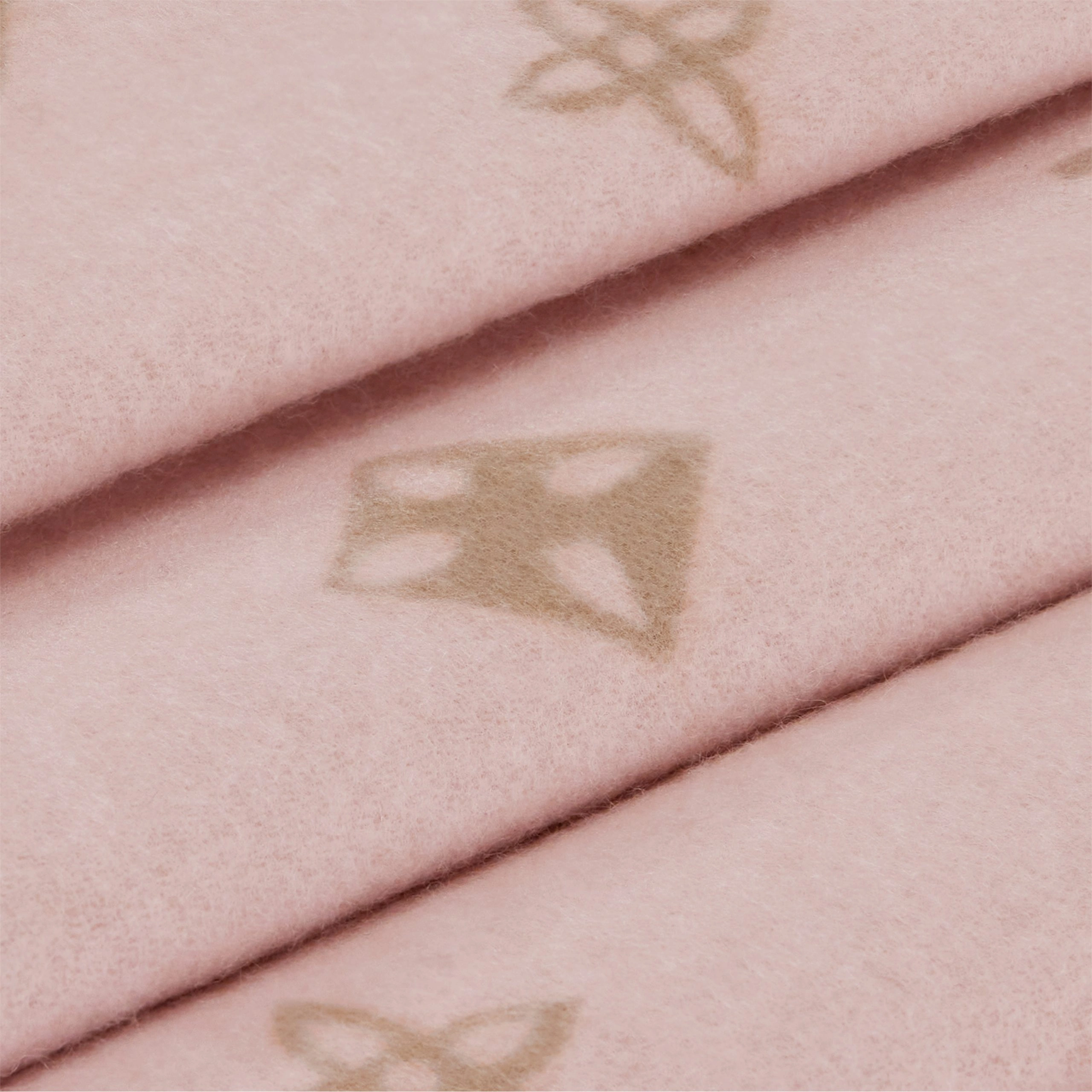 Louis Vuitton M79543 Pink Precious Dragon Reykjavik Scarf - Image 3