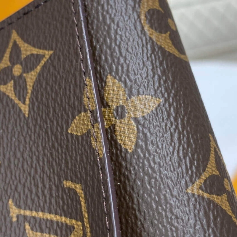 Inside fl Louis Vuitton Monogram Cavas Sarah Wallet Pink - Image 6