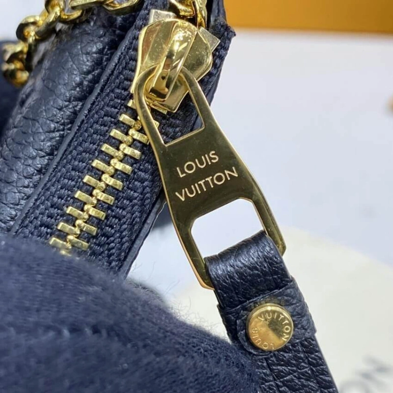 Chain wit Louis Vuitton Monogram Empreinte Card Holder Recto Verso Black - Image 7