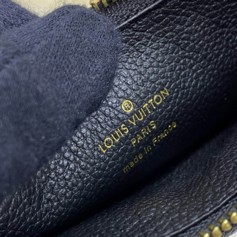 Chain wit Louis Vuitton Monogram Empreinte Card Holder Recto Verso Black - Image 9