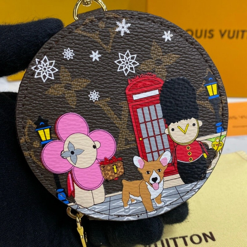 Goldcolor Louis Vuitton Monogram Round Coin Purse - Image 3