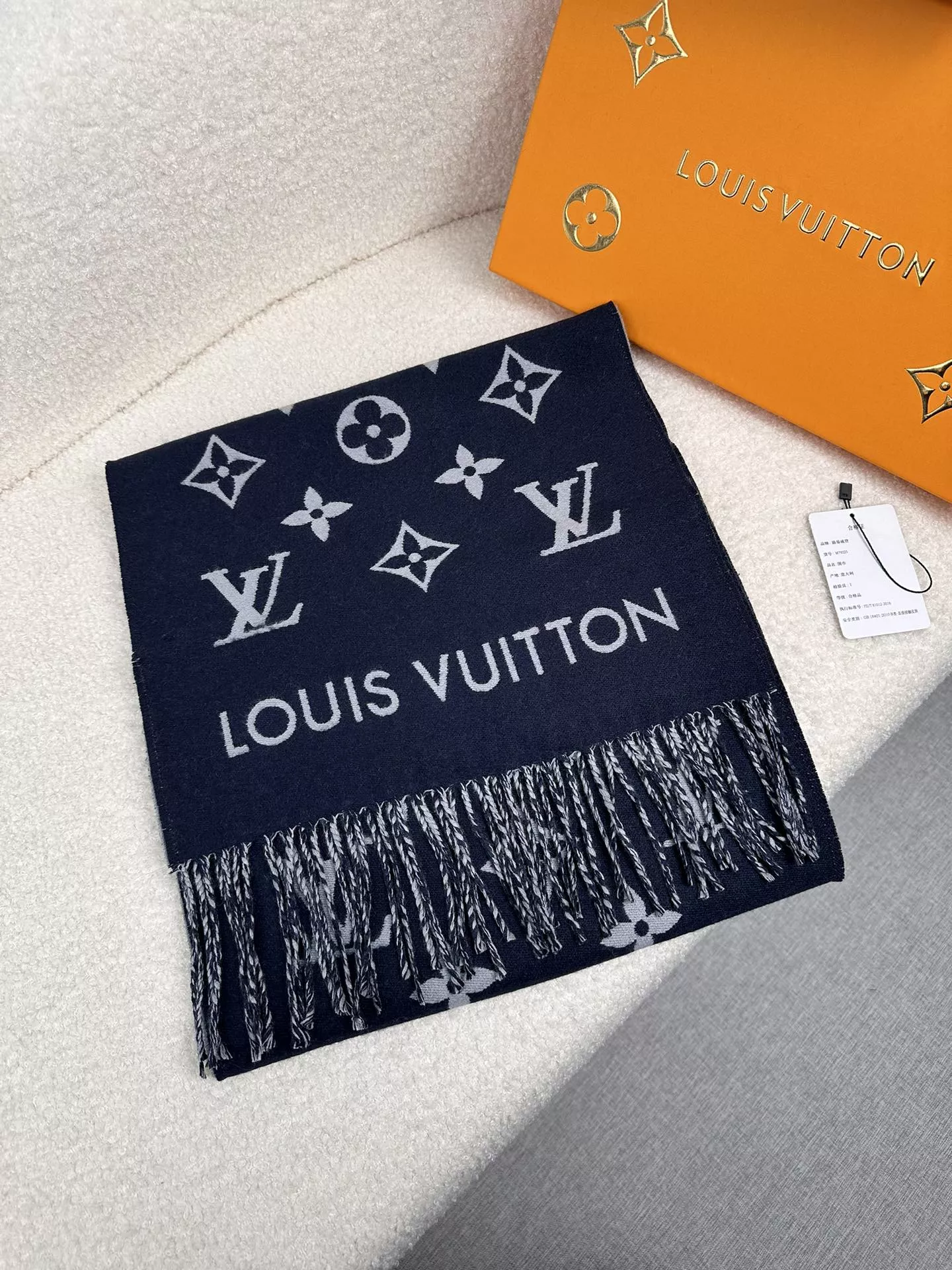Louis Vuitton Scarf For Unisex EyeCatching 7782 - Image 3