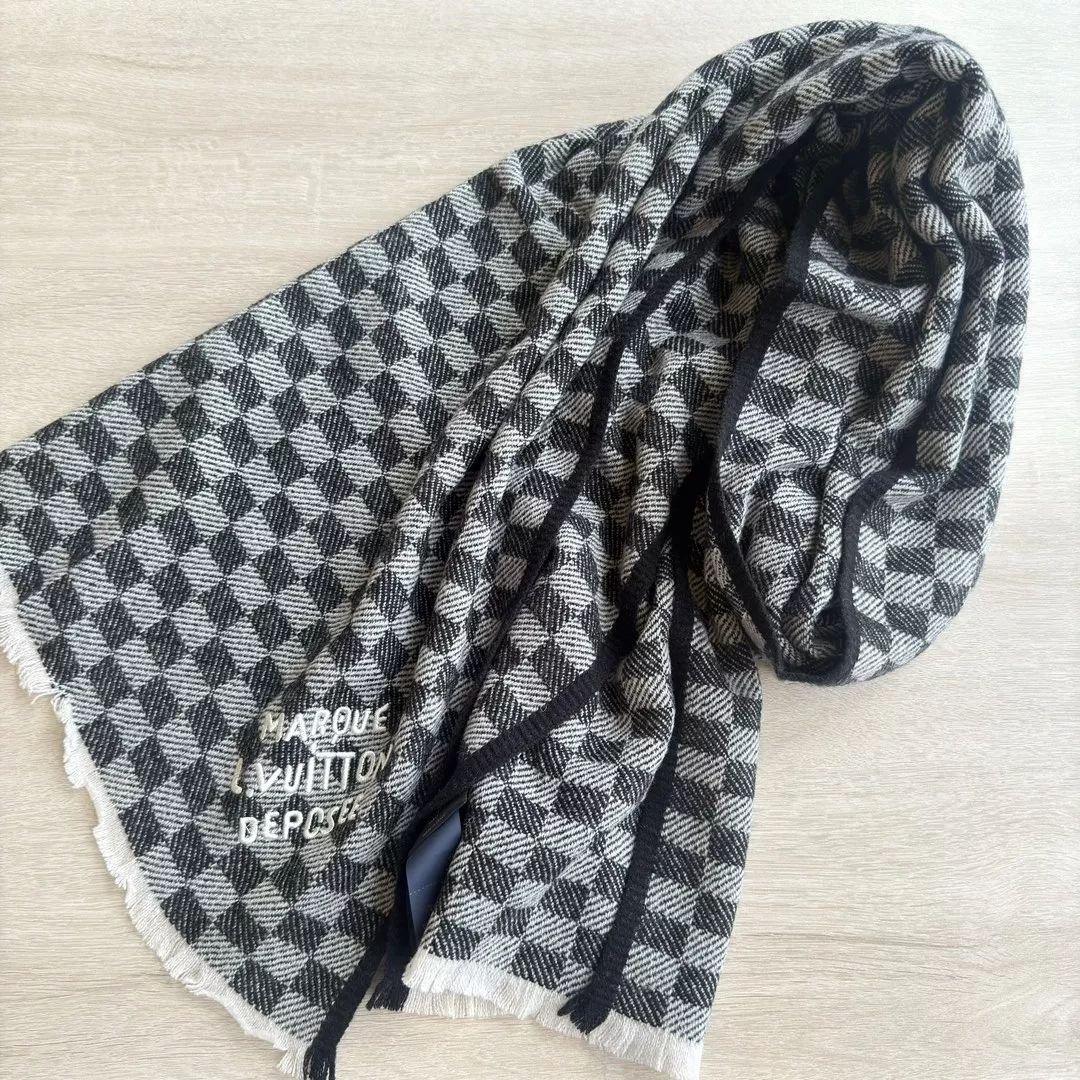 Louis Vuitton Scarf For Unisex Resilient 8232 - Image 5