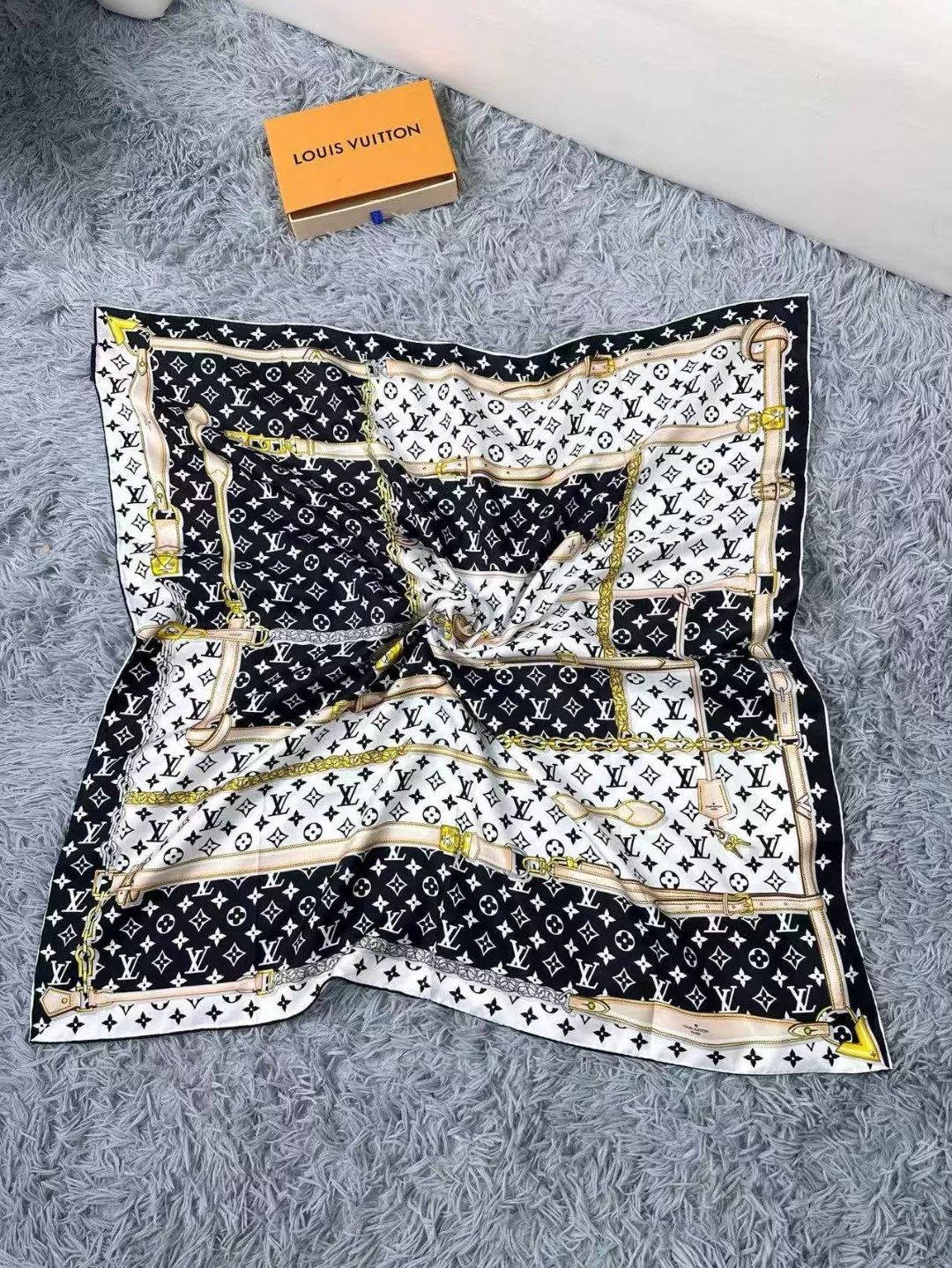 Louis Vuitton Silk Squares Vibrant 4859