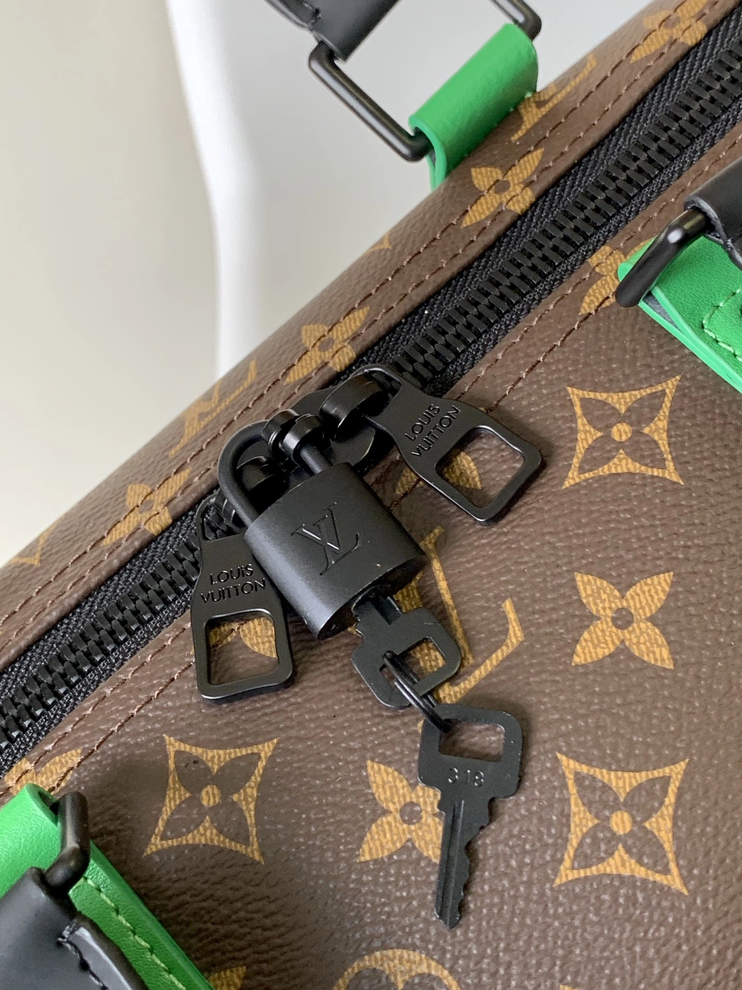 Louis Vuitton Travel Bags Breathable 8757 - Image 6