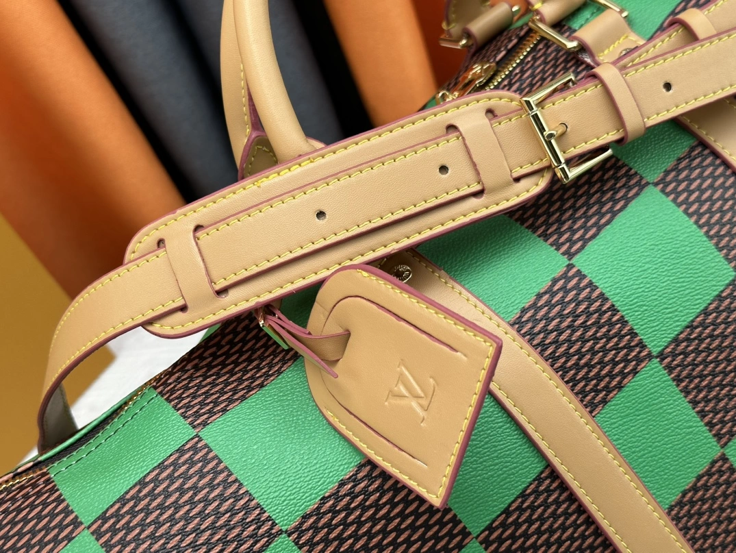 Louis Vuitton Travel Bags Cozy 8903 - Image 7