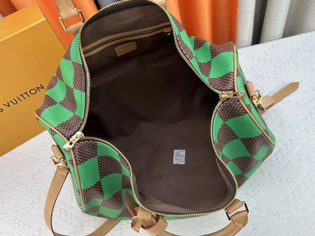 Louis Vuitton Travel Bags Cozy 8903 - Image 8