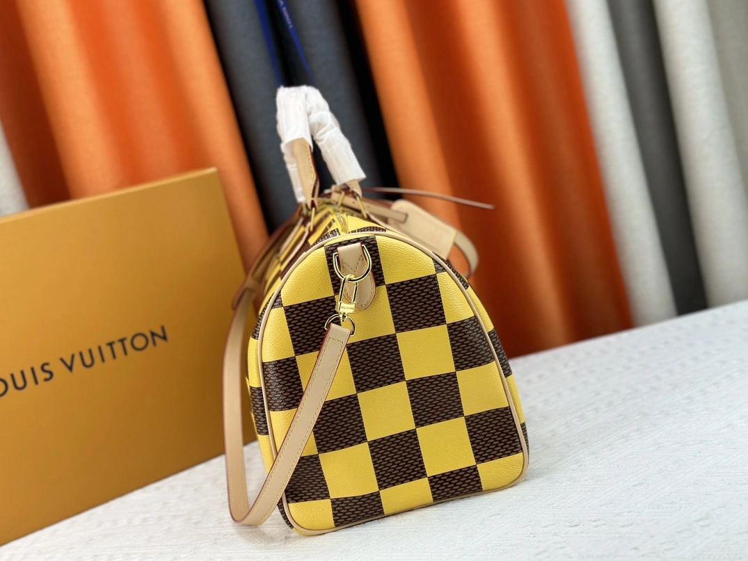 Louis Vuitton Travel Bags For Women HighQuality 908 - Image 3