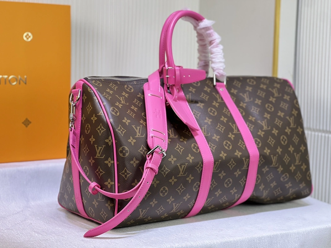 Louis Vuitton Travel Bags Sleek 6007