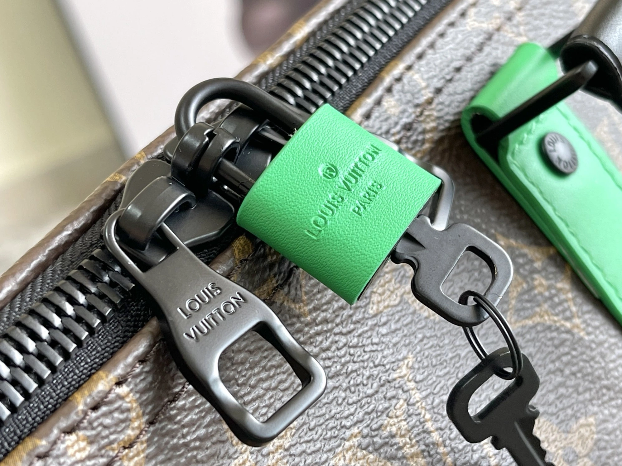 Louis Vuitton Travel Bags Unique 6053 - Image 7