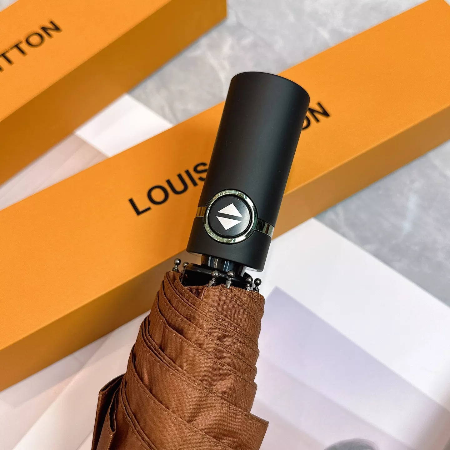 Louis Vuitton Umbrellas Cozy 6422