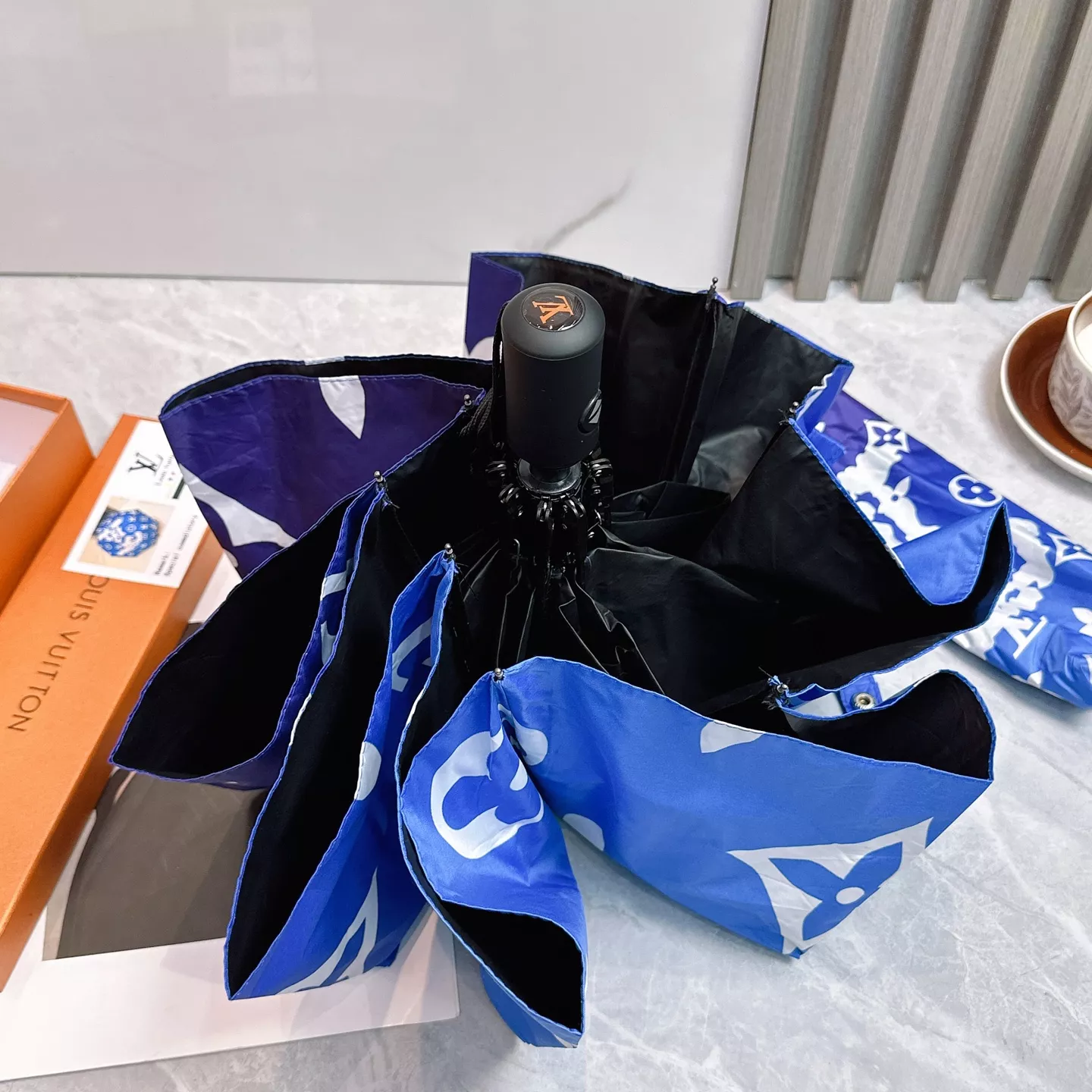 Louis Vuitton Umbrellas Resilient 5221 - Image 6