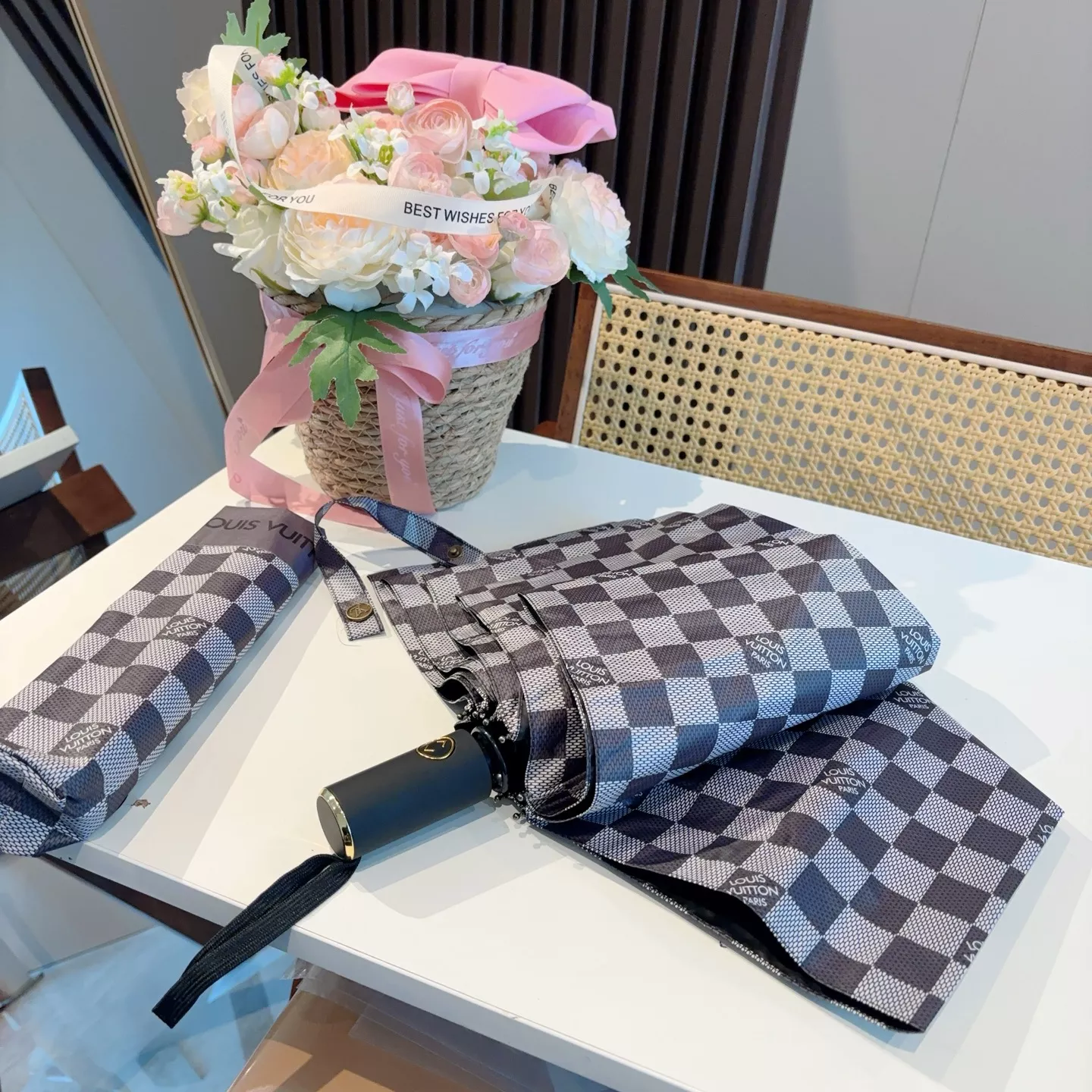 Louis Vuitton Umbrellas WellDesigned 2966 - Image 3