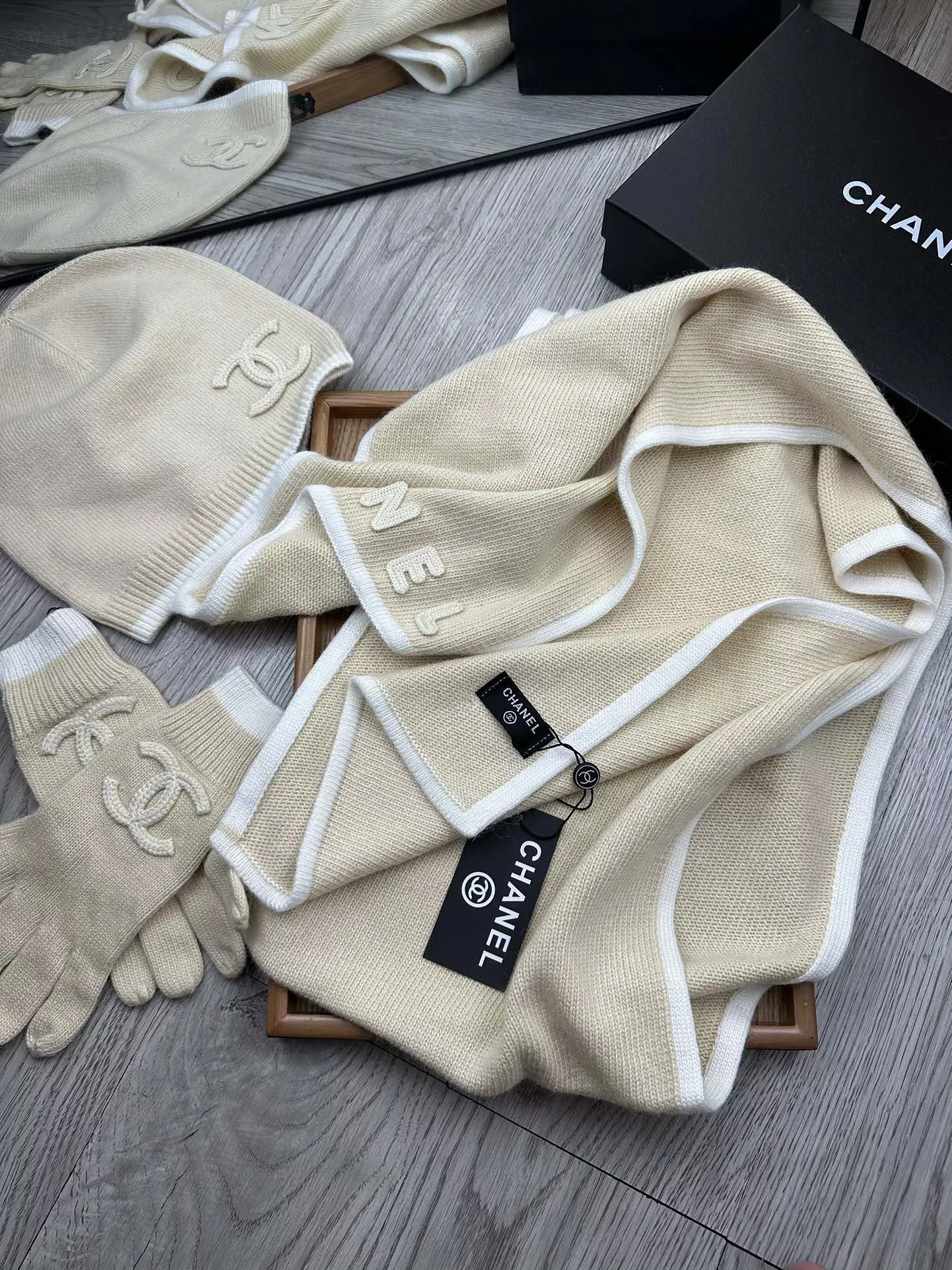 Minimalist 1707 Chanel Hat and Scarf and Glove Set - Image 4