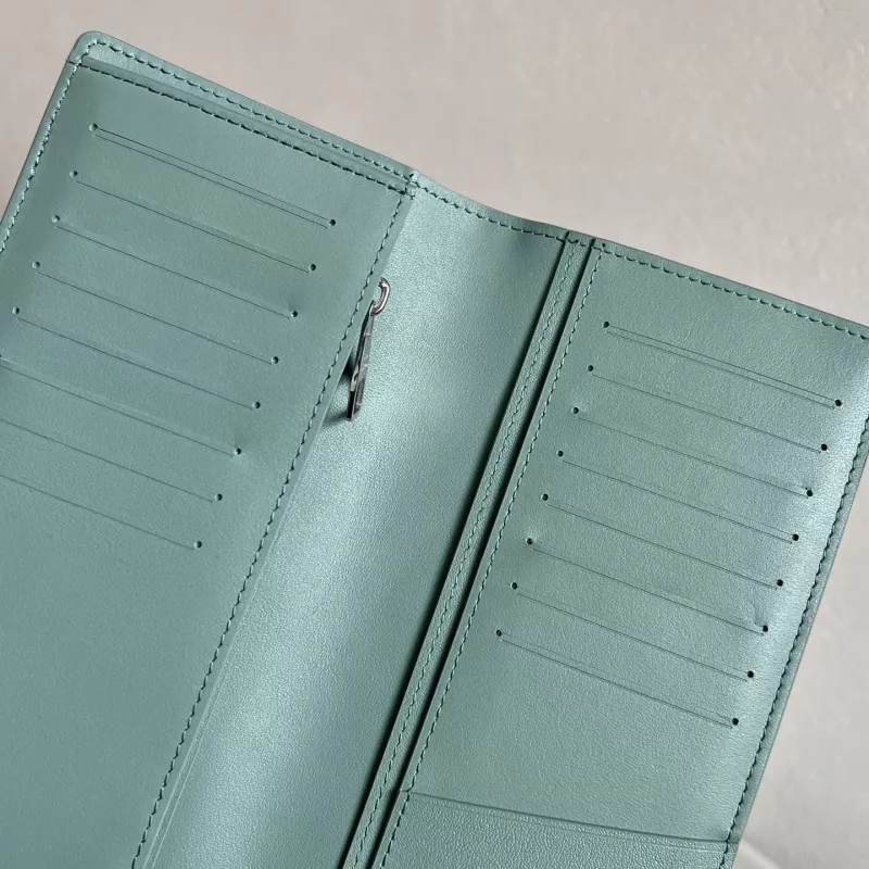 Minimalist 2615 Louis Vuitton AAA Quality Card Case - Image 7