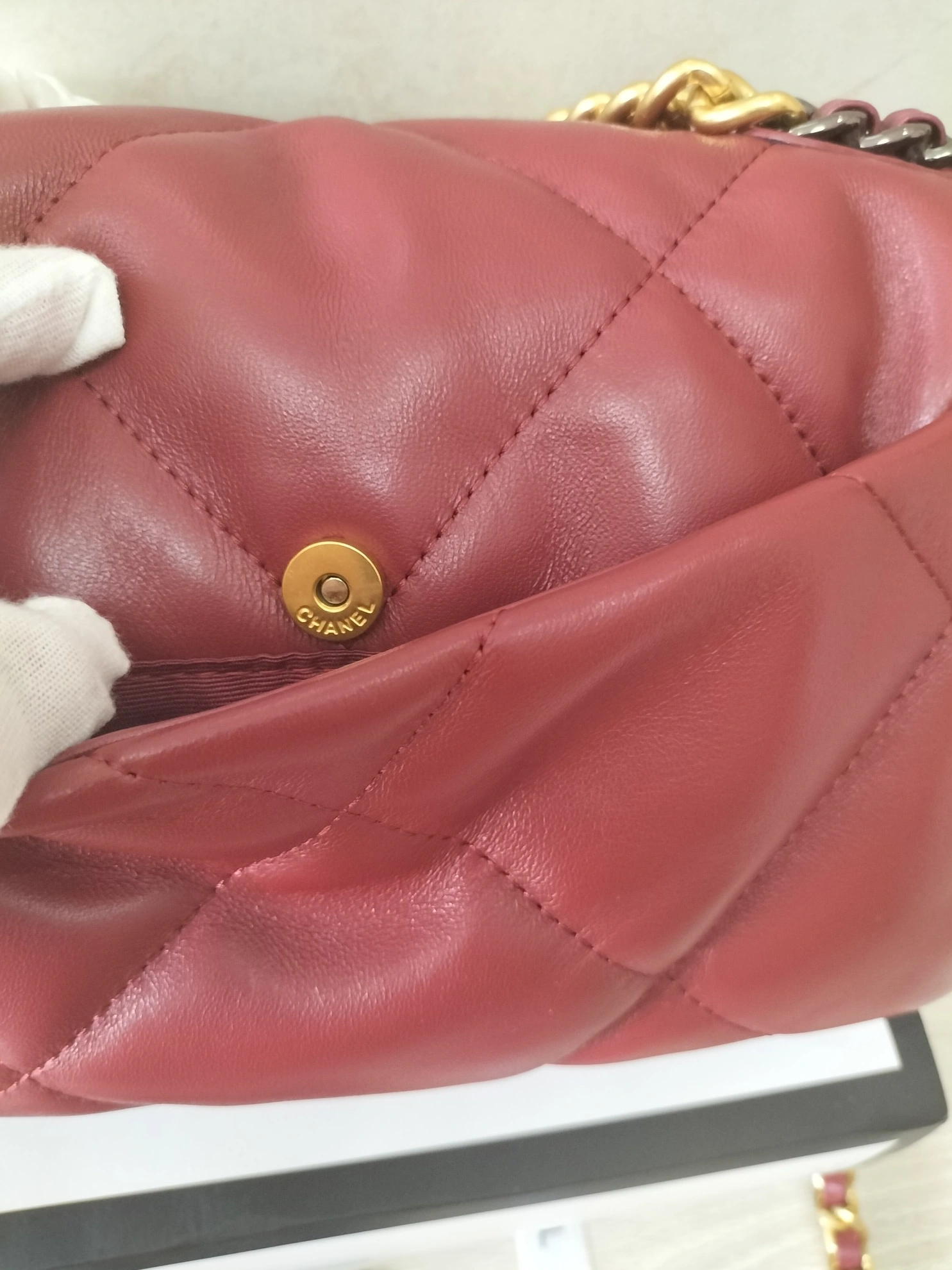 Minimalist 2922 Chanel AAA Quality Messenger Bags For Women - Image 4