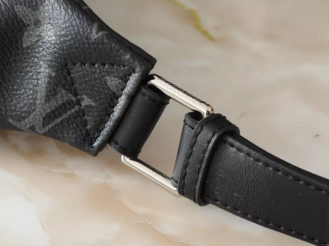Minimalist 3634 Louis Vuitton LV AAA Quality Belt Bags For Unisex - Image 6