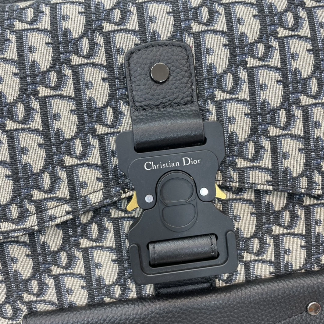 Minimalist 4467 Christian Dior AAA Man Backpacks - Image 6