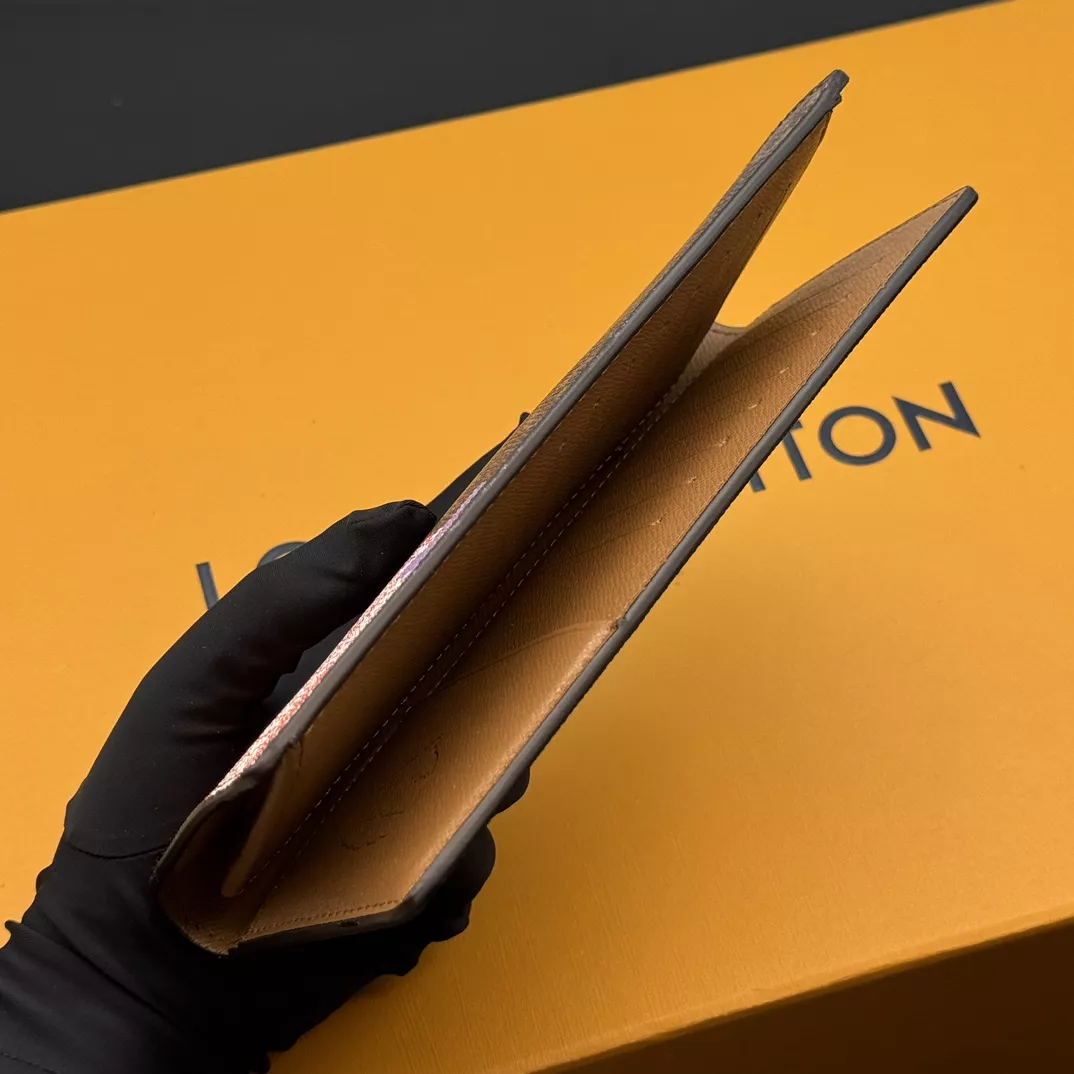 Modern 4117 Louis Vuitton LV Card Case - Image 7