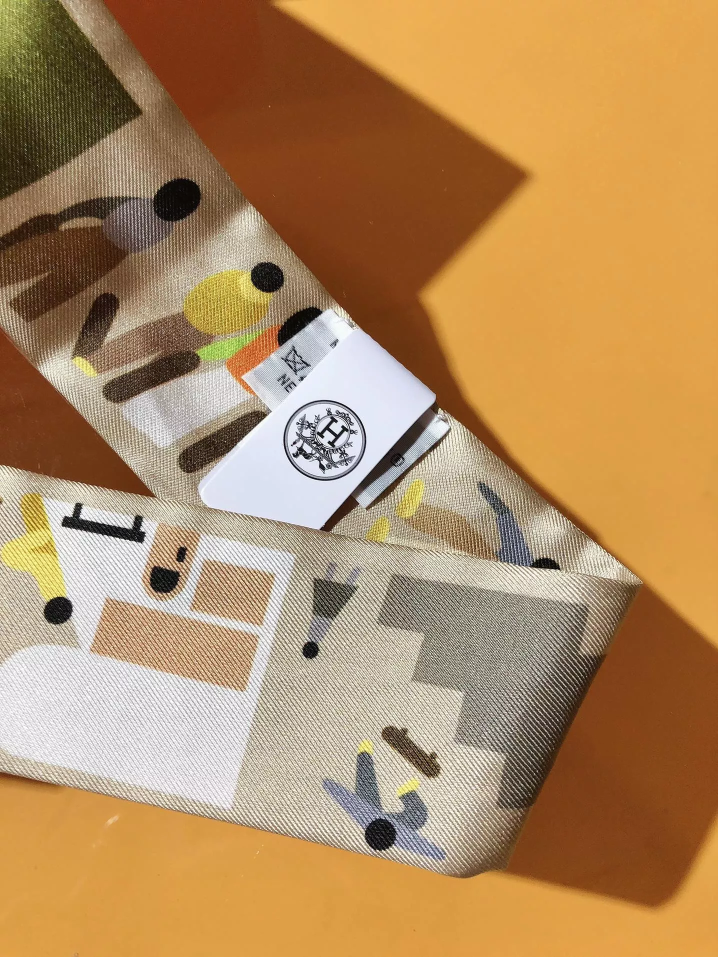 Modern 4706 Hermes Silk Scarf - Image 3