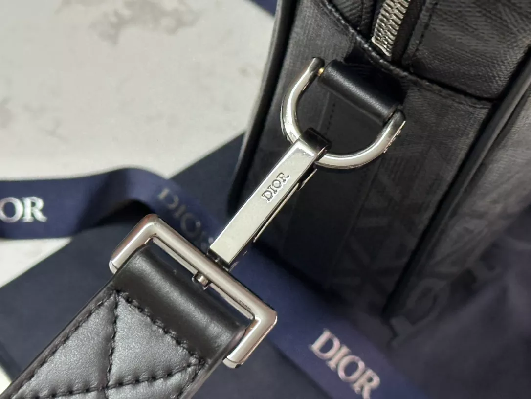 ModernLook 7271 Christian Dior AAA Man Handbags - Image 6