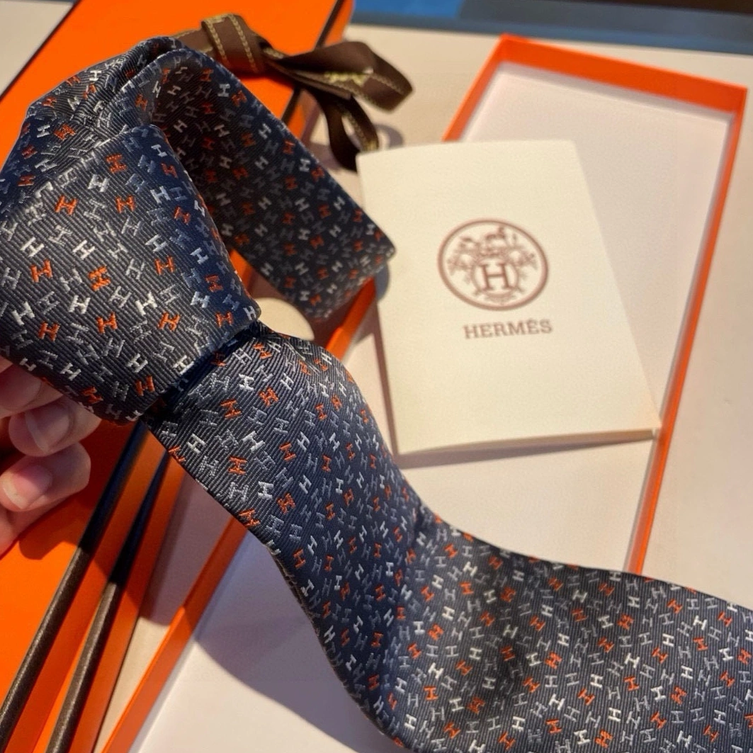 Popular 1926 Hermes Necktie For Men - Image 3