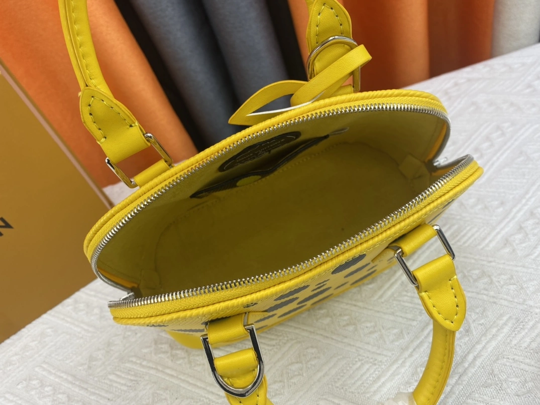 Practical 804 Louis Vuitton AAA Quality Handbags For Women - Image 7