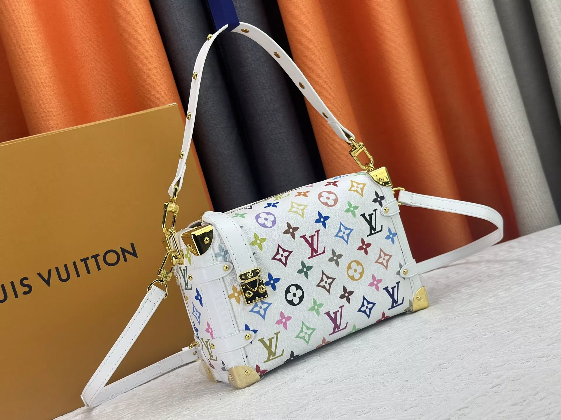 Practical 9919 Louis Vuitton AAA Quality Messenger Bags For Women