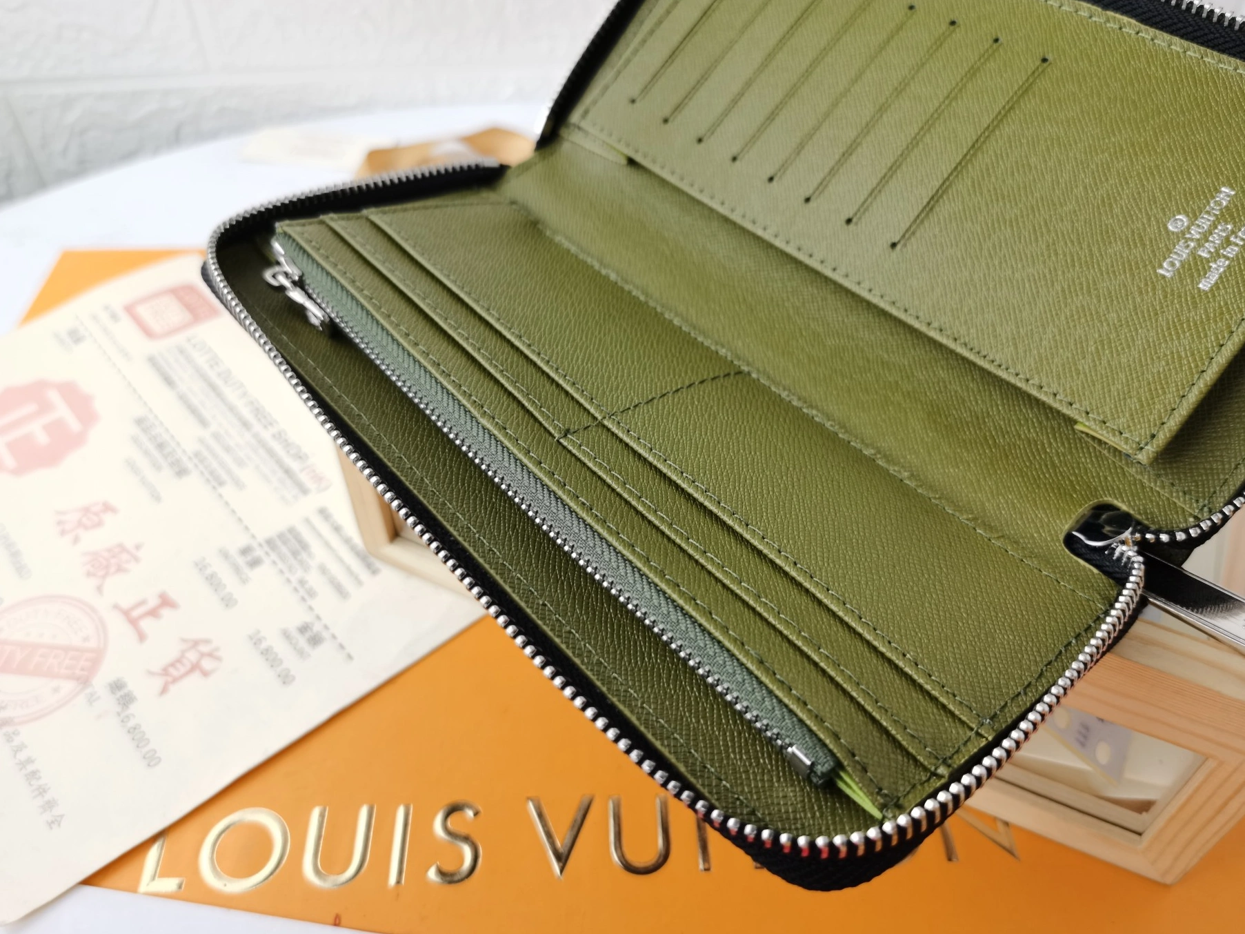Reliable 1525 Louis Vuitton LV Card Case For Unisex - Image 7