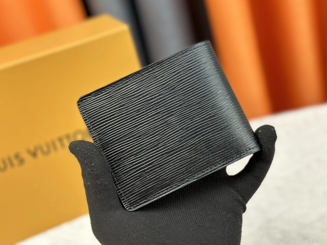 Reliable 2246 Louis Vuitton LV Wallets For Unisex