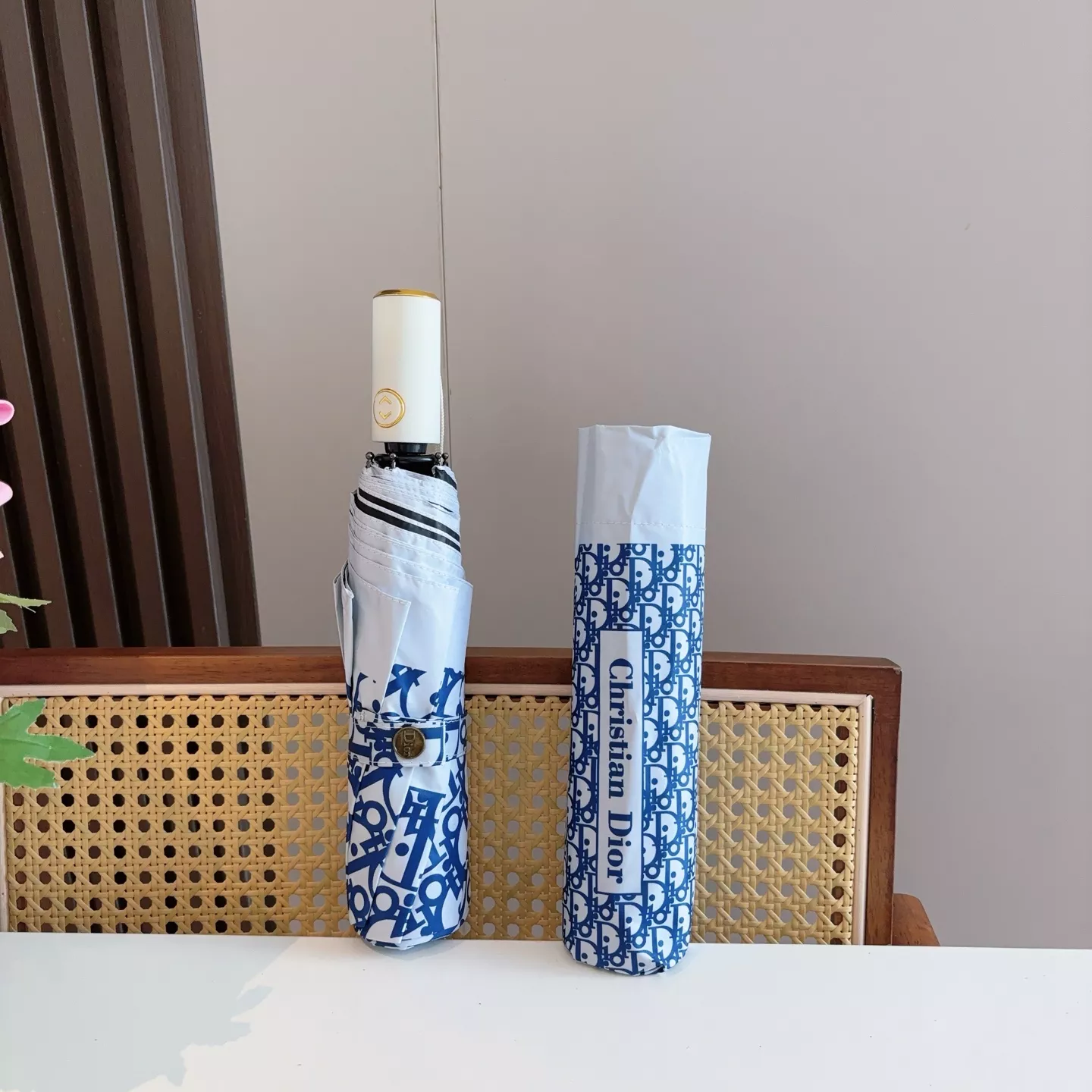 Reliable 2837 Christian Dior Umbrellas - Image 4