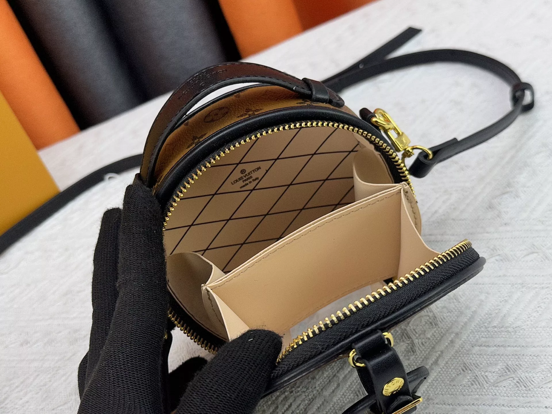 Reliable 3398 Louis Vuitton AAA Quality Messenger Bags For Women - Image 7