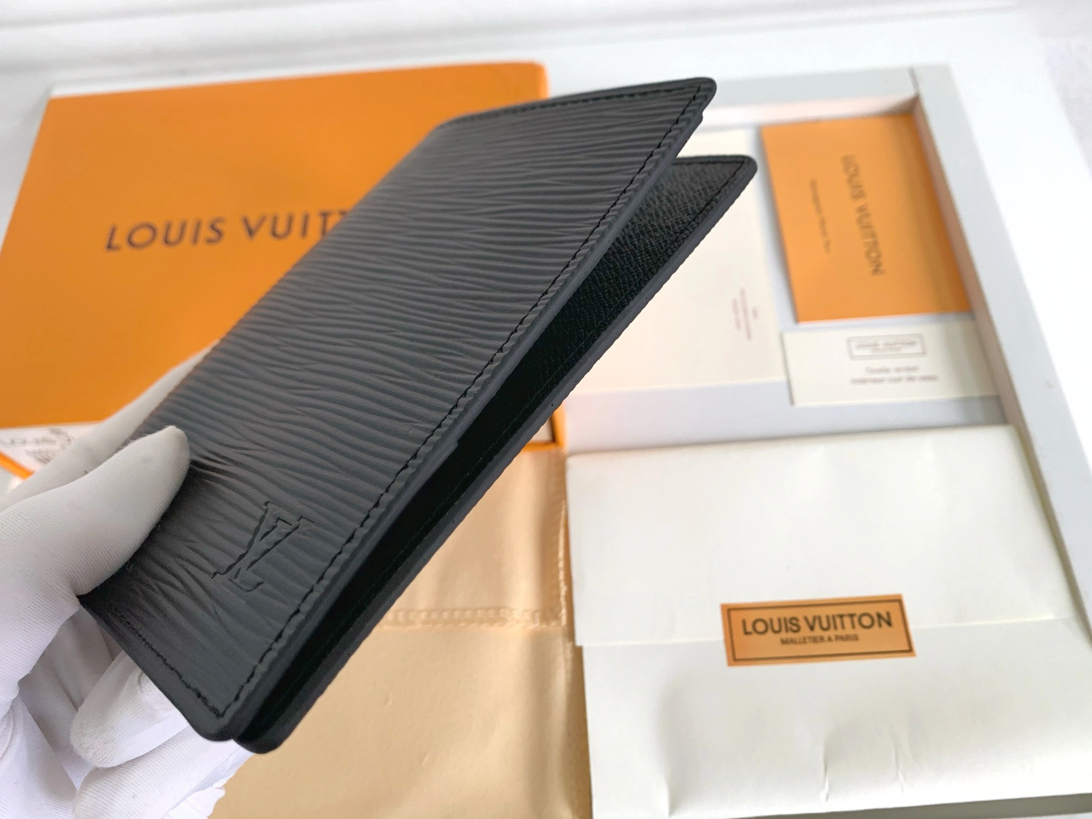 Reliable 5401 Louis Vuitton Card Case For Unisex - Image 5