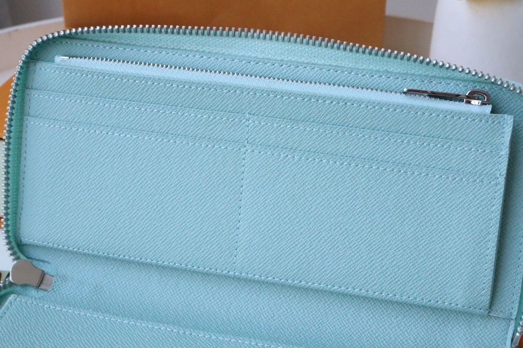 Reliable 8662 Louis Vuitton AAA Quality Card Case - Image 6