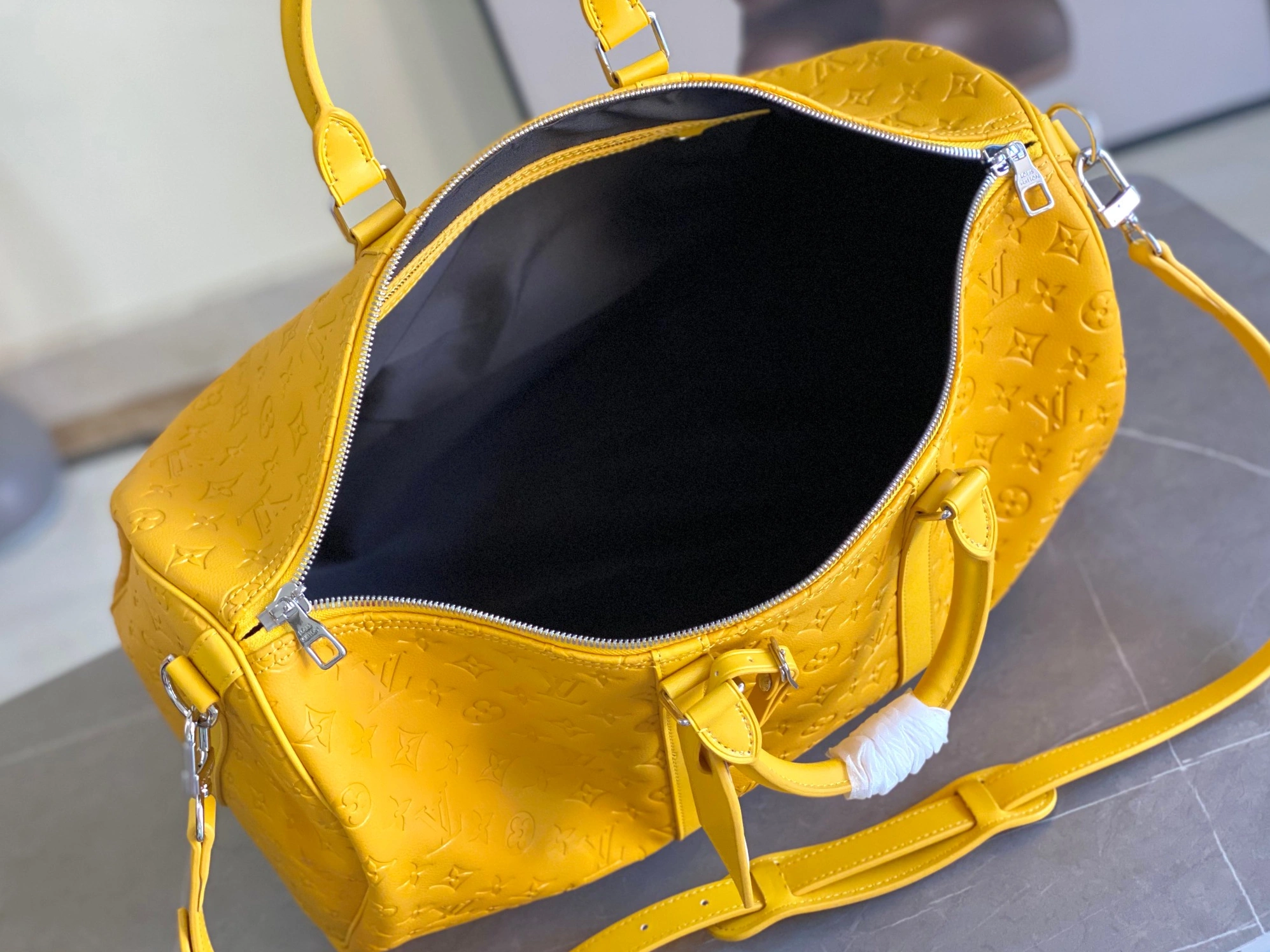 Reliable 873 Louis Vuitton Travel Bags - Image 8