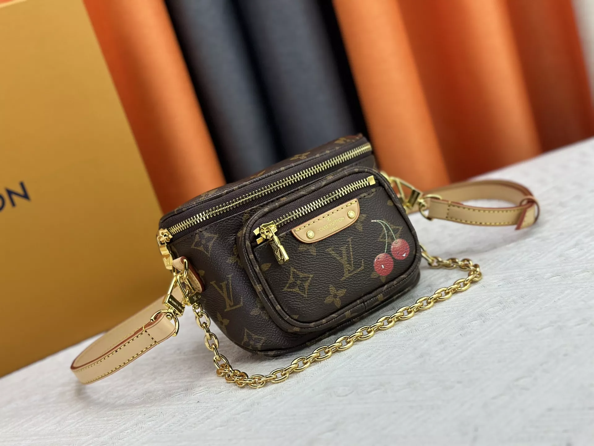 Resilient 1024 Louis Vuitton AAA Quality Messenger Bags For Women