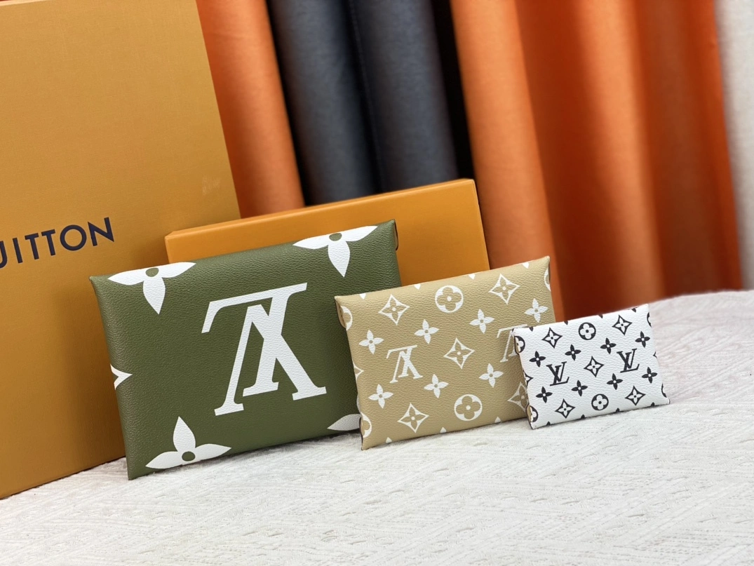 Resilient 7558 Louis Vuitton AAA Quality Wallets For Women