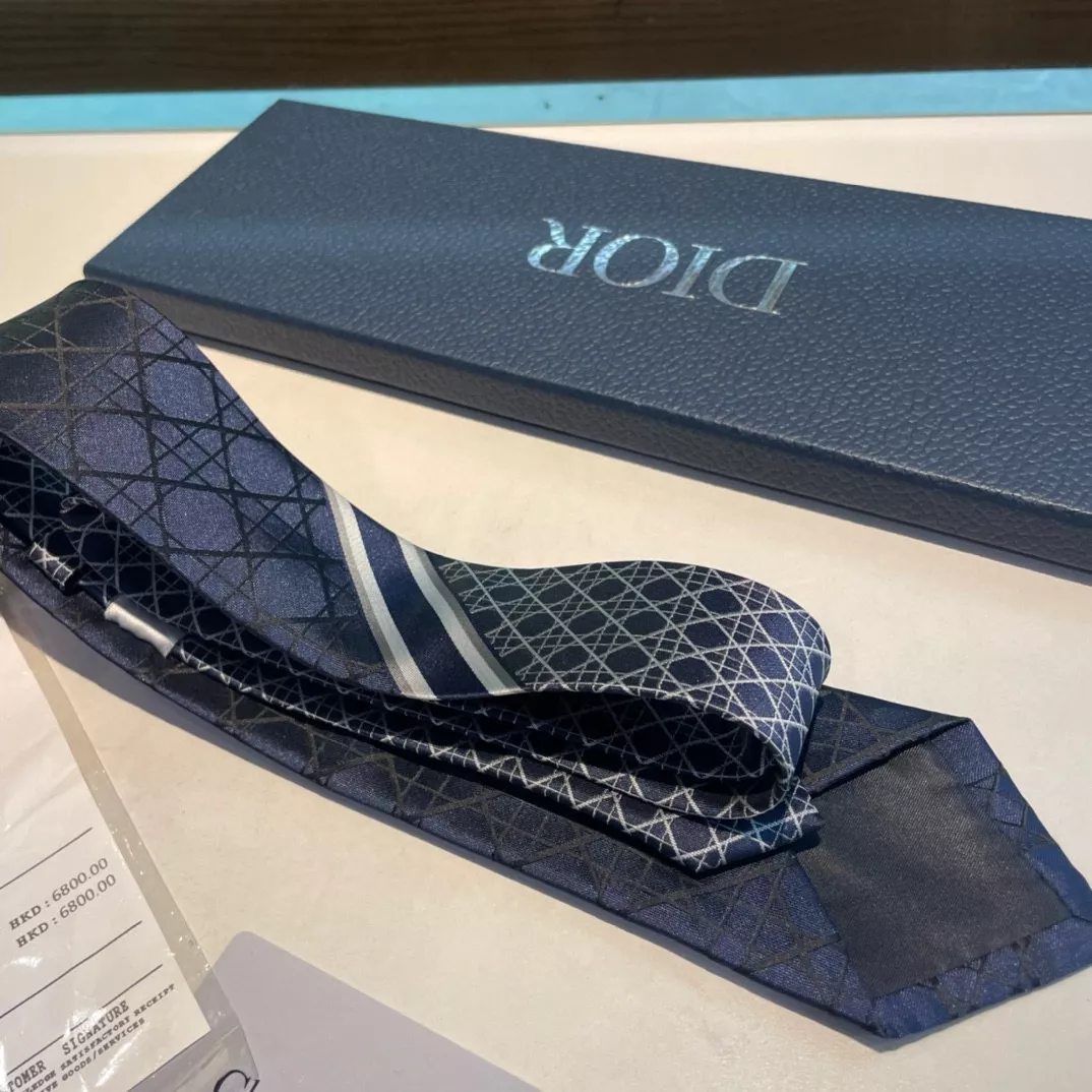 Resilient 9896 Christian Dior Necktie - Image 6