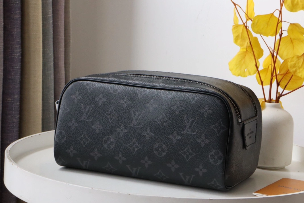 Sleek 4007 Louis Vuitton AAA Quality Handbags For Women