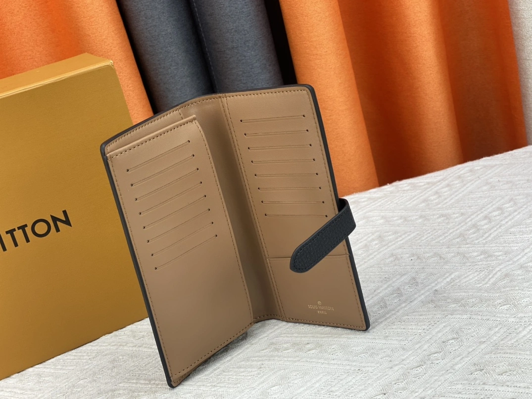 Sleek 4846 Louis Vuitton AAA Quality Wallets - Image 7