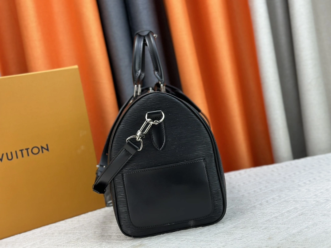 Sleek 8351 Louis Vuitton Travel Bags - Image 3