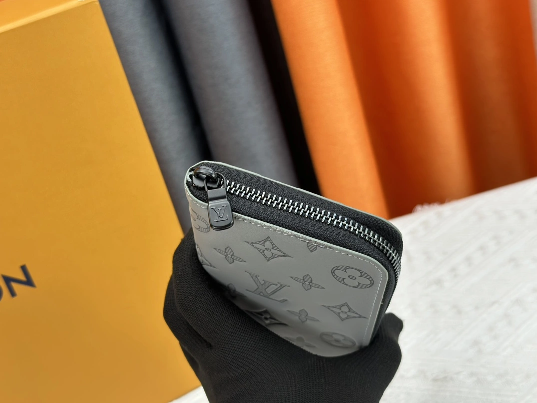 SmartChoice 7230 Louis Vuitton LV Card Case - Image 6