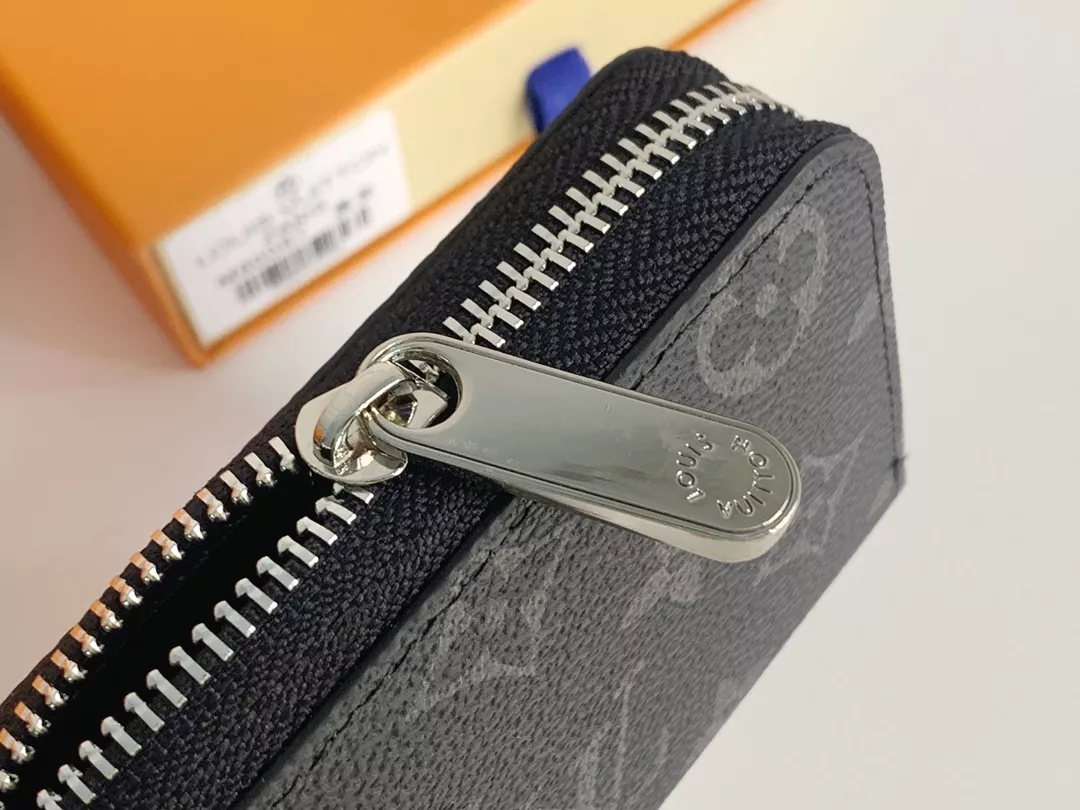 SmartChoice 8670 Louis Vuitton LV Card Case - Image 4