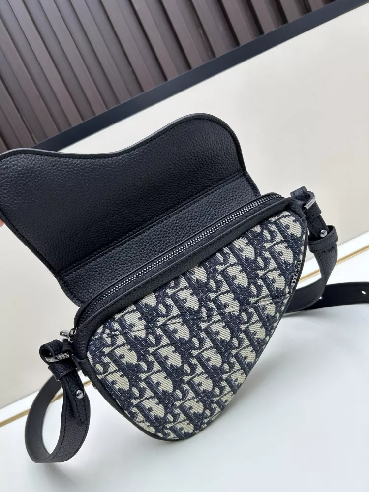 Soft 1967 Christian Dior AAA Quality Messenger Bags For Unisex - Image 6