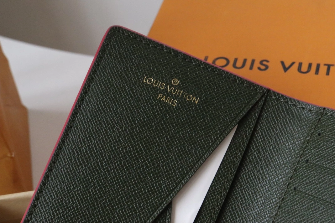 Soft 3687 Louis Vuitton LV Card Case - Image 5