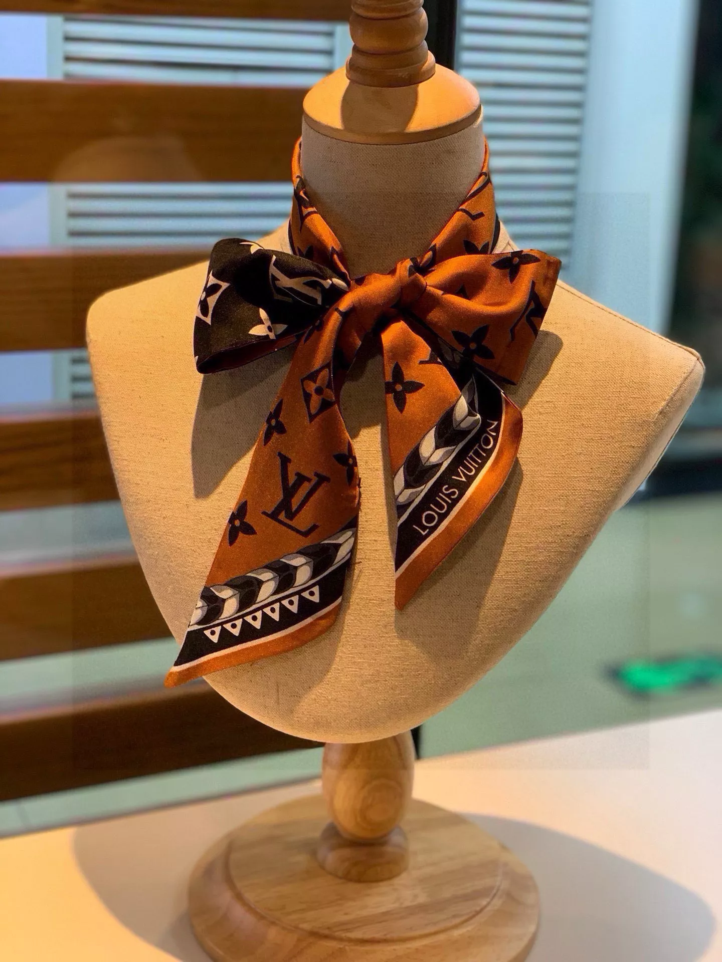 Soft 3846 Louis Vuitton Silk Scarf