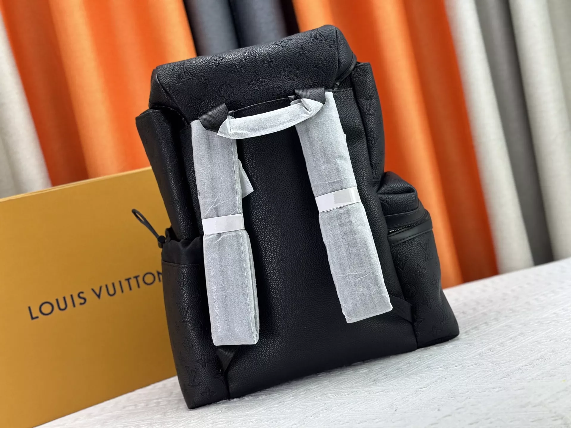 Soft 7929 Louis Vuitton AAA Quality Backpacks For Unisex - Image 4