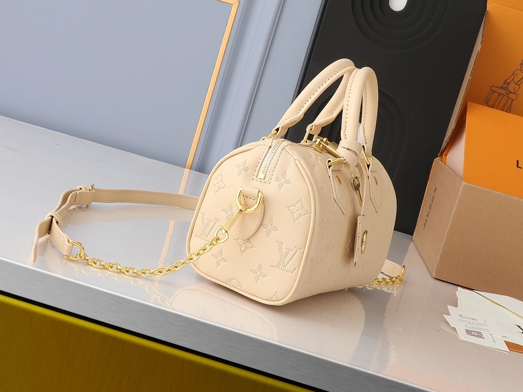 Soft 9804 Louis Vuitton AAA Quality Handbags For Women - Image 4