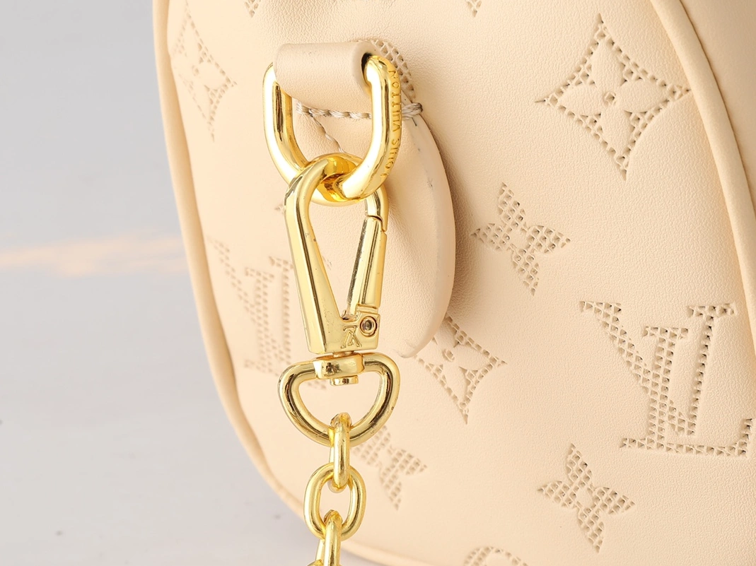 Soft 9804 Louis Vuitton AAA Quality Handbags For Women - Image 7